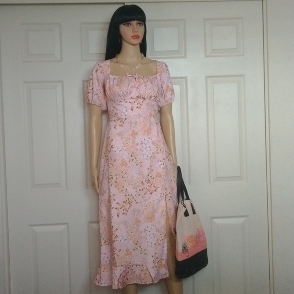 Spring + Mercer sundress/ H&M straw tote - Picture 7 of 11